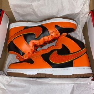Size 8.5 - Nike Dunk High ‘Chenille Swoosh - Safety Orange’ DR8805 002